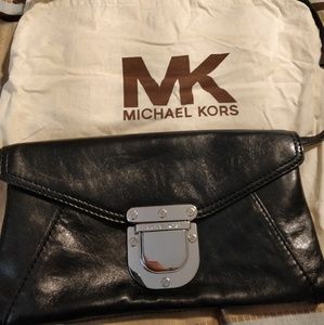 Michael kors clutch